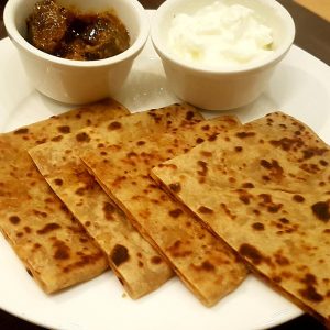 Aloo_Paratha_also_known_as_Batatay_Jo_Phulko-gadegal-homestay